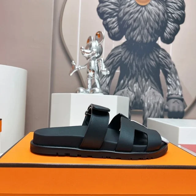 Hermès Sandals Chypre H-cutout suede with adjustable strap product detail image 17