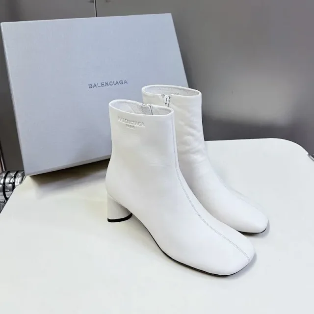 Balenciaga Boots Logo-Embossed Square-Toe Block-Heel Ankle product detail image 3