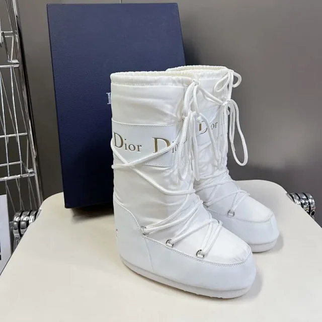 Dior Boots Faux Fur Trim Lace-Up Snow with Pom-Poms product detail image 5