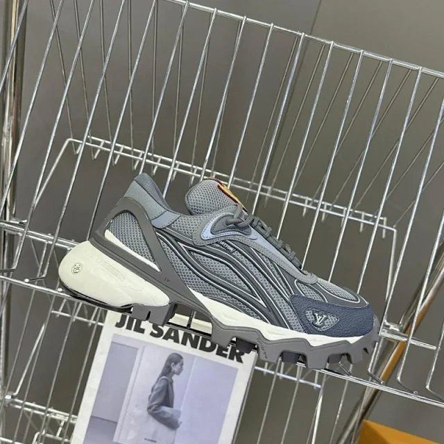 Louis Vuitton Sneakers LV Runner Tatic product detail image 3