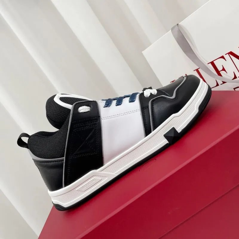 Valentino Sneakers Low-top with Roman stud sole detail — 8