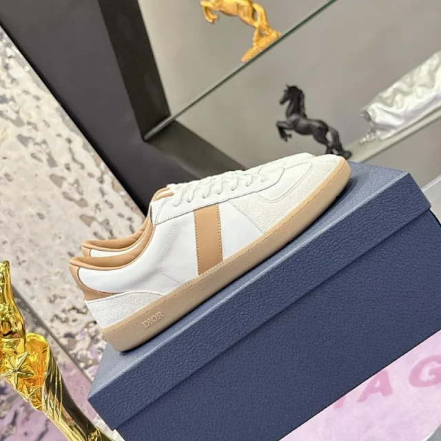 Dior Sneakers Low-top leather with contrast side stripe product detail image 2