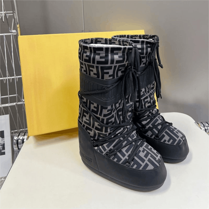 Fendi Monogram Snow Boot Black Winter Fashion