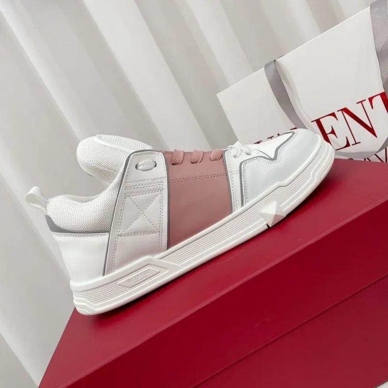 Valentino Sneakers Low-top with Roman stud sole detail — 2