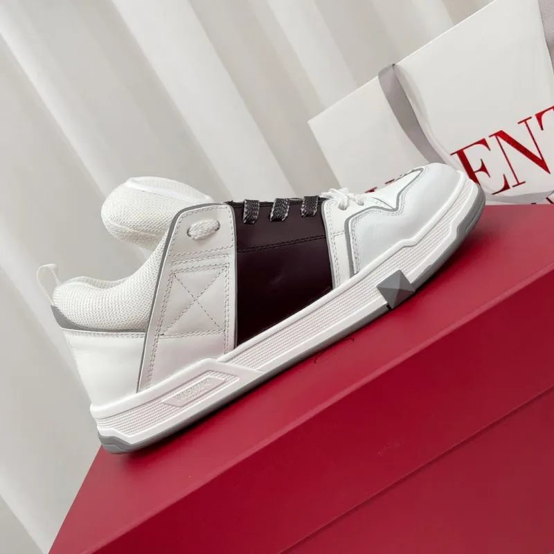 Valentino Sneakers Low-top with Roman stud sole detail — 6