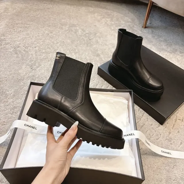 Chanel Boots Elastic-Side Lug Sole product detail image 5