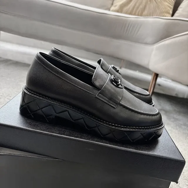Chanel Leather Shoes Double-C embellished loafers product detail image 9