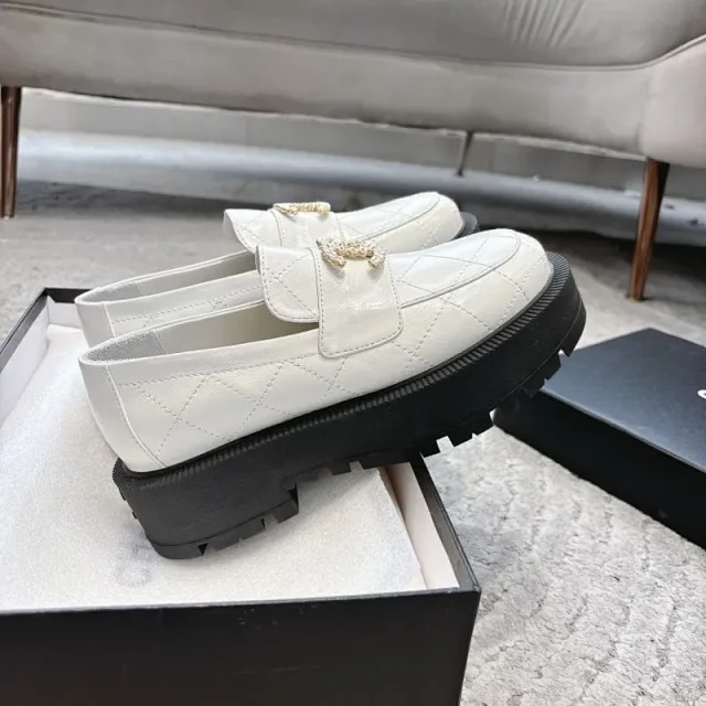 Chanel Leather Shoes Double-C embellished loafers product detail image 13