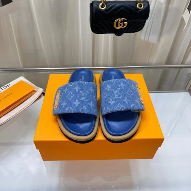 Louis Vuitton Sandals Monogram padded slide product detail image 8