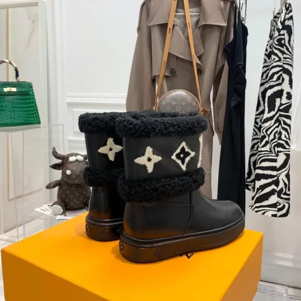 Louis Vuitton Shearling-Trimmed Ankle Boots Brown - 9