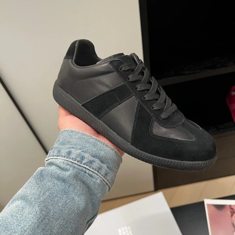 Unbranded Sneakers Low-Top Suede Panel with Gum Sole — 9