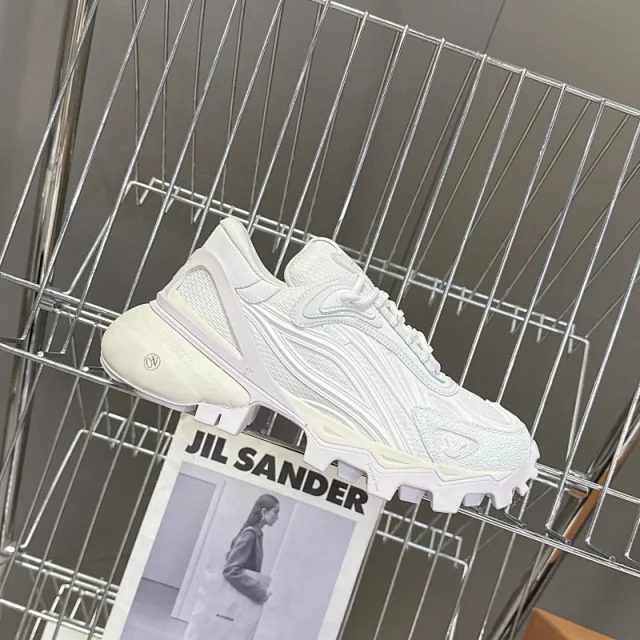 Louis Vuitton Sneakers LV Runner Tatic product detail image 4
