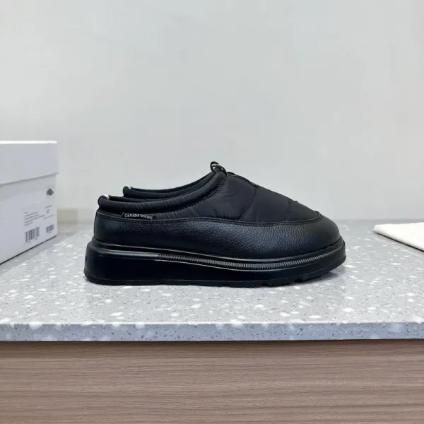 Alexander McQueen Tabi-Style Slip-On White Leather Sneakers - 3