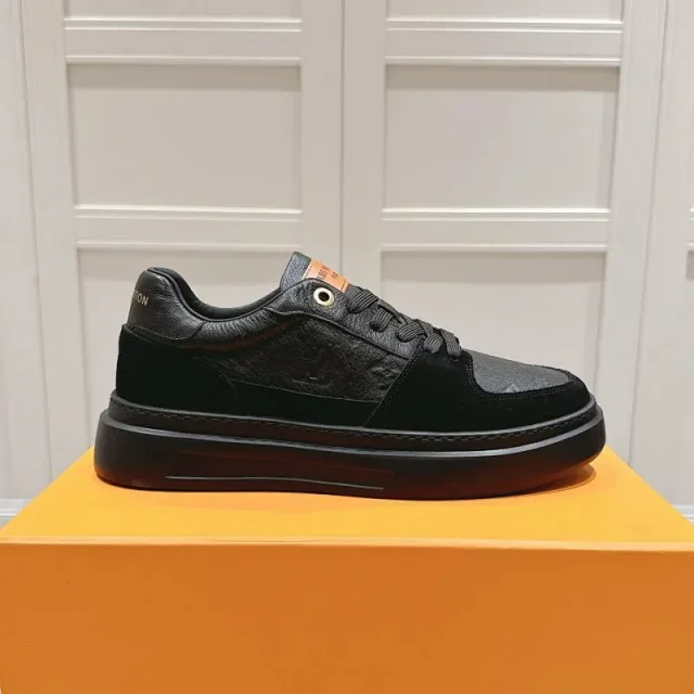 Louis Vuitton Sneakers Low-Top Platform with LV Monogram Panels product detail image 2