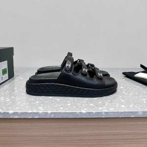 Chanel CC Logo Quilted Slide Sandals White Slippers - 2