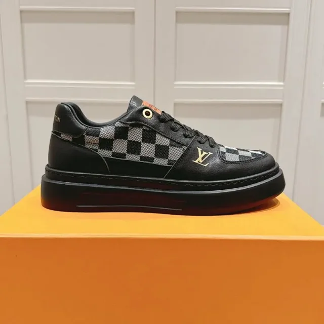 Louis Vuitton Sneakers Low-Top Platform with LV Monogram Panels product detail image 4