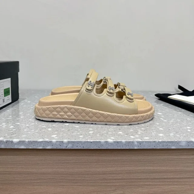 Chanel Slippers Quilted Platform Mule with CC Hardware product detail image 3