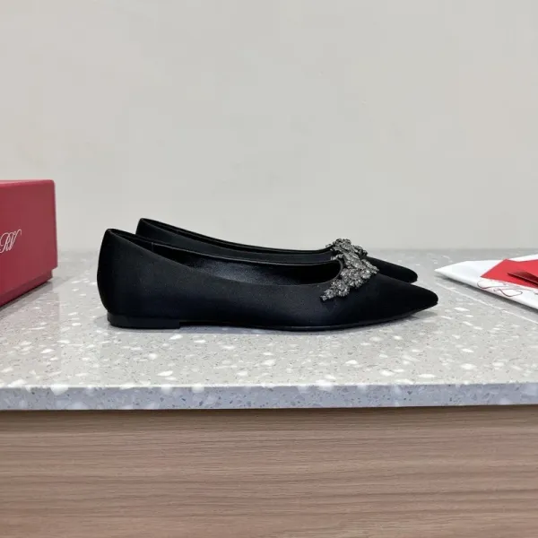 Design Pointed-Toe Stiletto Heel with Crystal Embellishment Silver Glitter Heels - 6