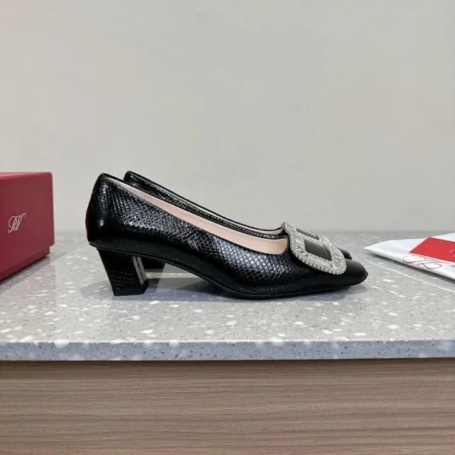 Roger Vivier High Heels Crystal Buckle Block-Heel Pumps product detail image 4