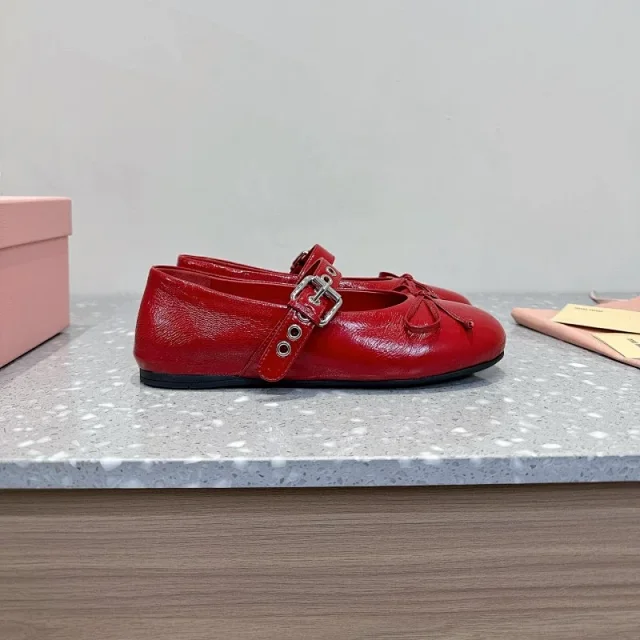 Miu Casual Shoes Elasticized ballet flats product detail image 9