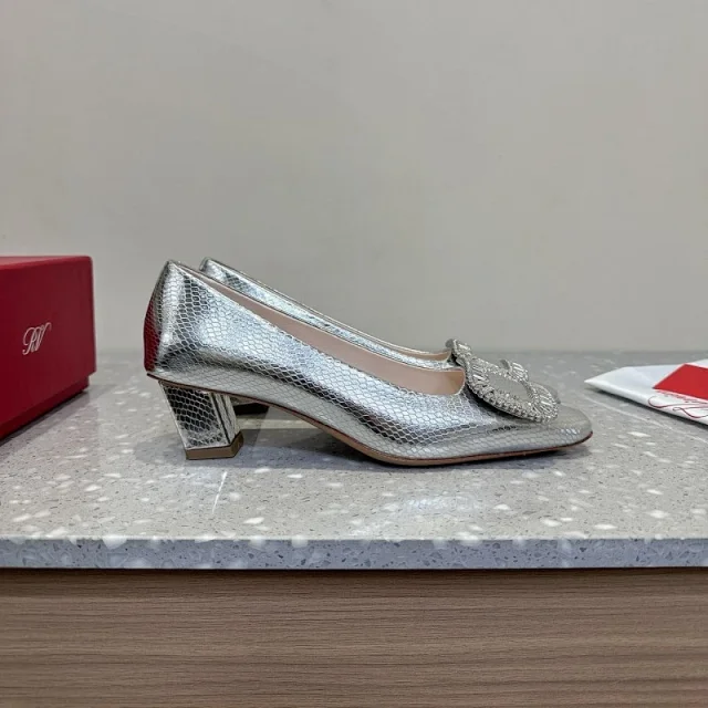 Roger Vivier High Heels Crystal Buckle Block-Heel Pumps product detail image 3