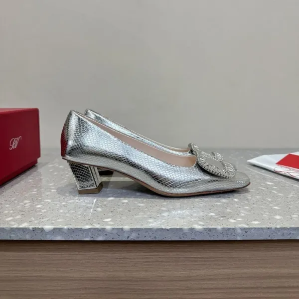 Roger Vivier Rockstud Pump Black Patent Leather Heels Block Heels - 4