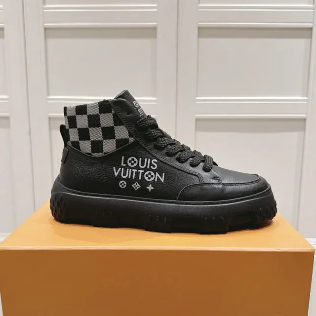 Louis Vuitton Sneakers High-Top Checkerboard product detail image 2