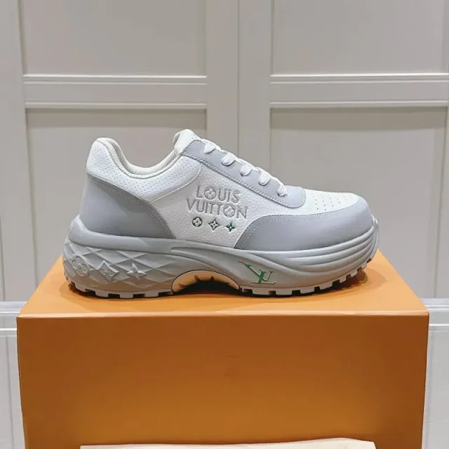 Louis Vuitton Sneakers Run Away chunky low-top product detail image 4