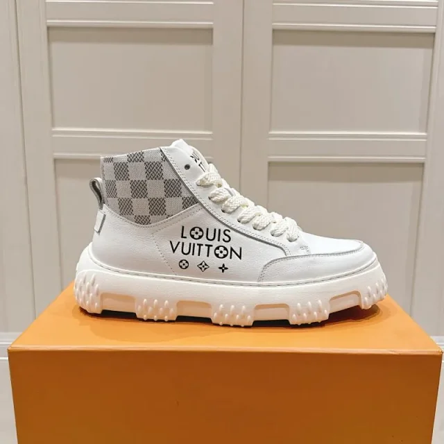 Louis Vuitton Sneakers High-Top Checkerboard product detail image 1
