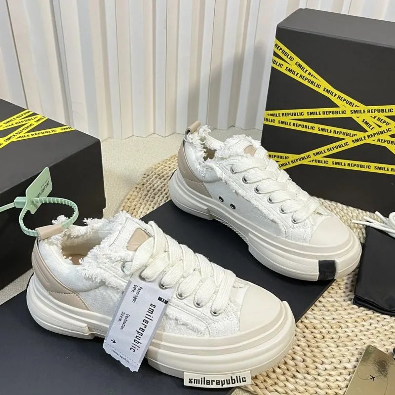 SMILEREPUBLIC Sneakers Low-top frayed canvas with chunky soles — 4