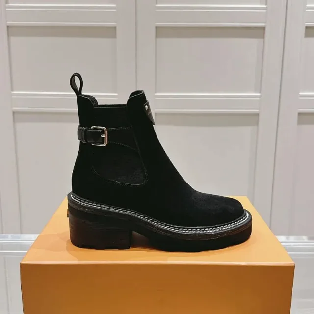 Unbranded Boots Chelsea ankle with buckle strap and platform block heel product detail image 1
