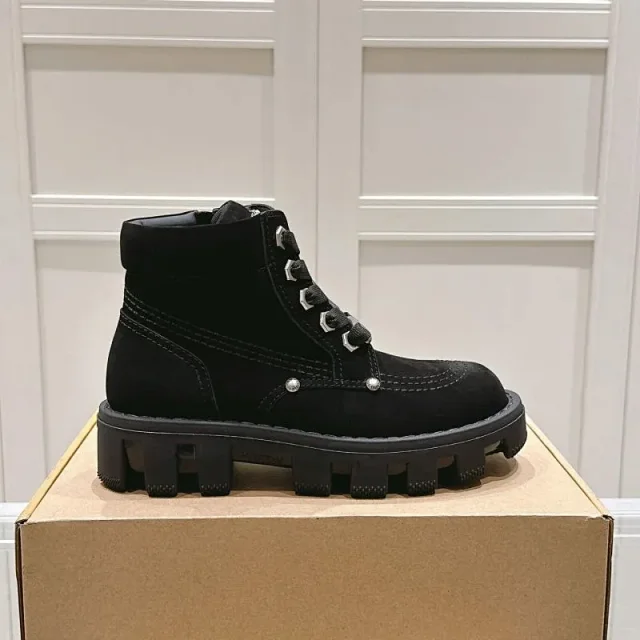 Unbranded Boots Lace-up ankle with chunky lug soles product detail image 1