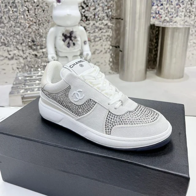 Chanel Sneakers Low-top suede-panel with interlocking CC side logo product detail image 11