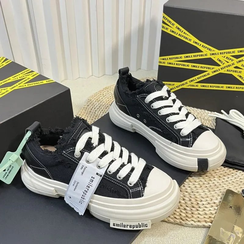 SMILEREPUBLIC Sneakers Low-top frayed canvas with chunky soles — 3
