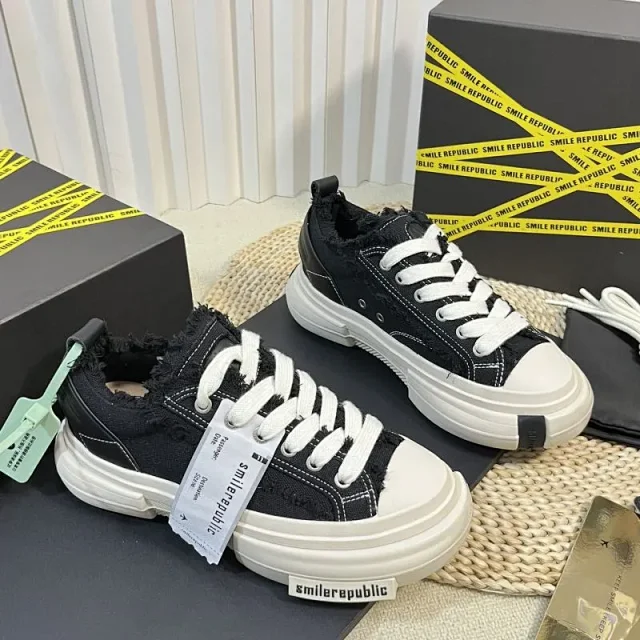 SMILEREPUBLIC Sneakers Low-top frayed canvas with chunky soles product detail image 3