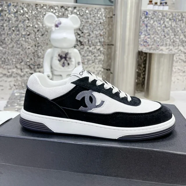 Chanel Sneakers Low-top suede-panel with interlocking CC side logo product detail image 6