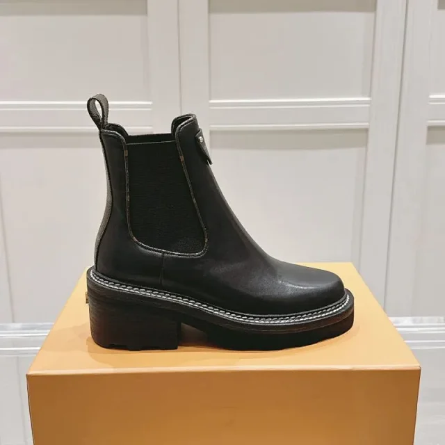 Unbranded Boots Chelsea ankle with buckle strap and platform block heel product detail image 3