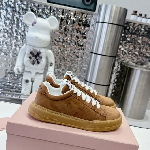 Miu Sneakers White low-top lace-up with coloured padded collar and contrast laces product detail image 7