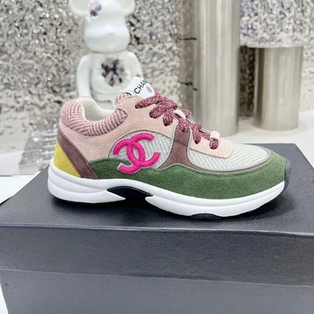 Chanel Sneakers Low-top suede-panel with interlocking CC side logo product detail image 15
