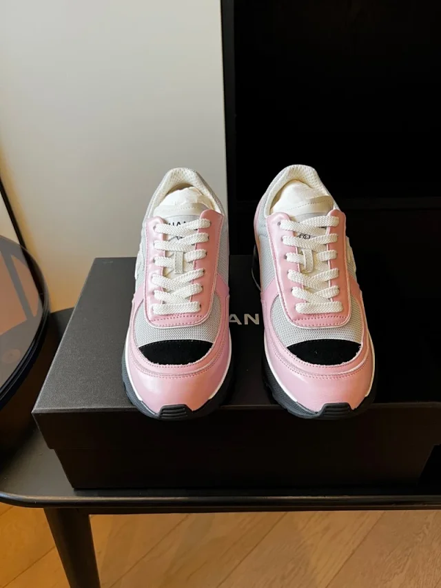 Chanel Sneakers Low-top lace-up with contrast toe cap product detail image 1