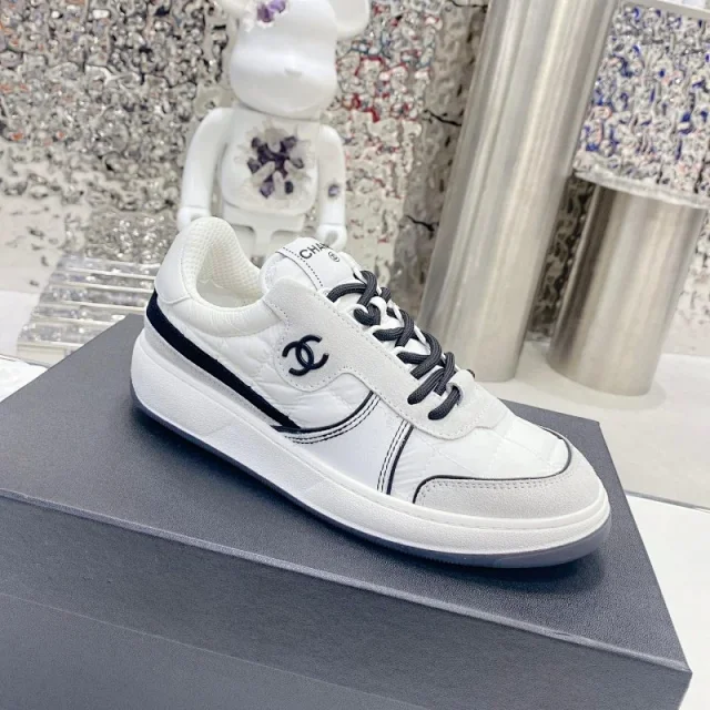 Chanel Sneakers Low-top suede-panel with interlocking CC side logo product detail image 7