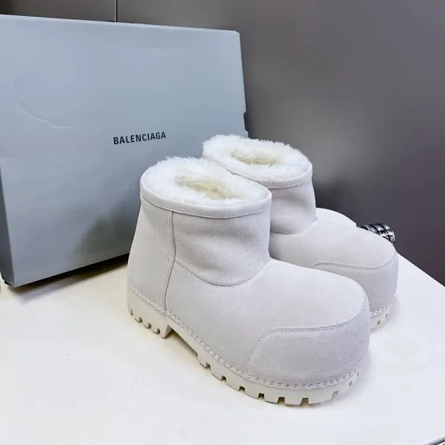 Balenciaga Boots fur-lined suede platform with lug soles product detail image 15