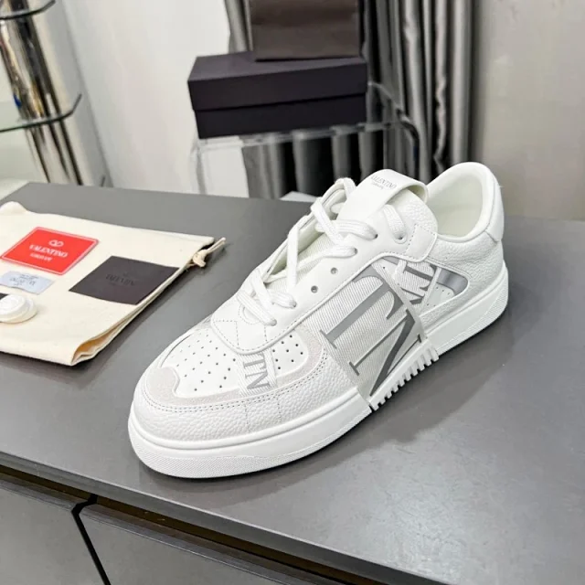 Valentino Sneakers low-top with VLTN logo side strap product detail image 13