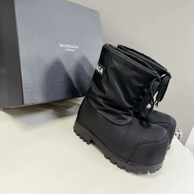 Balenciaga Boots fur-lined suede platform with lug soles product detail image 20