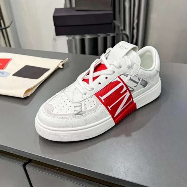 Valentino Sneakers low-top with VLTN logo side strap product detail image 20