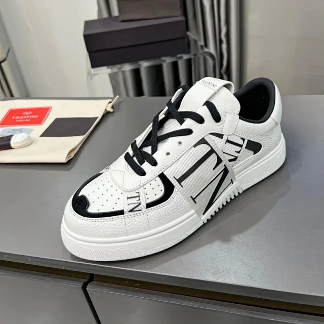 Valentino Sneakers low-top with VLTN logo side strap product detail image 6