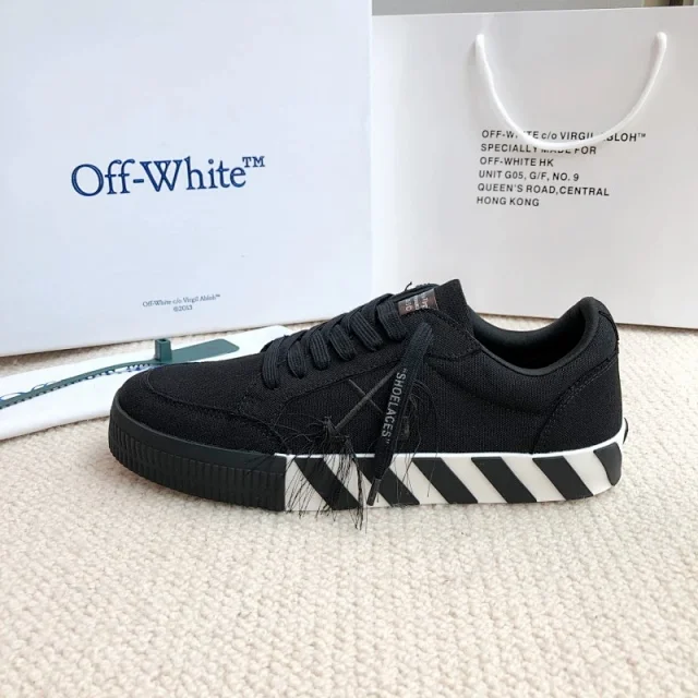 Off-White Sneakers Low-Top Arrow Logo Stripe-Sole product detail image 12
