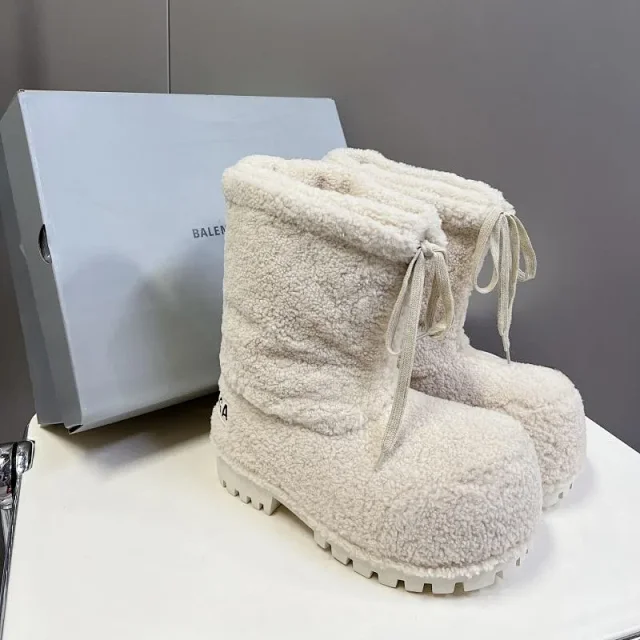 Balenciaga Boots fur-lined suede platform with lug soles product detail image 18