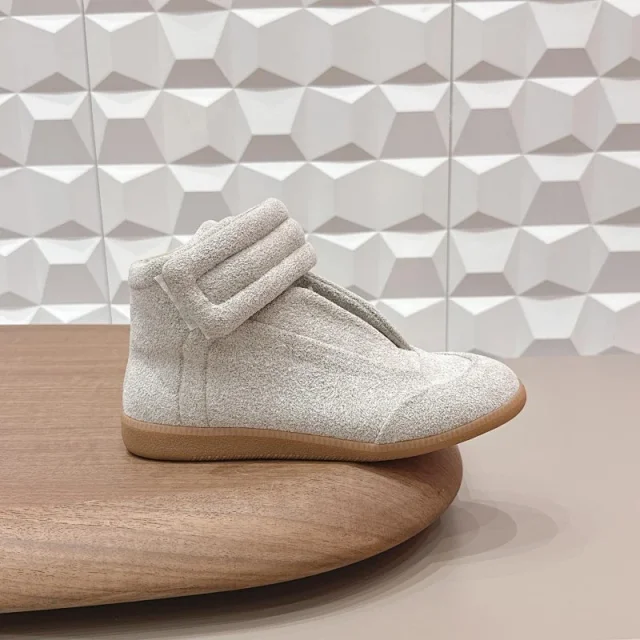 Unbranded Sneakers High-top with padded ankle strap product detail image 5