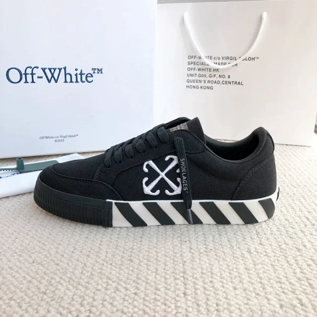 Off-White Sneakers Low-Top Arrow Logo Stripe-Sole product detail image 10
